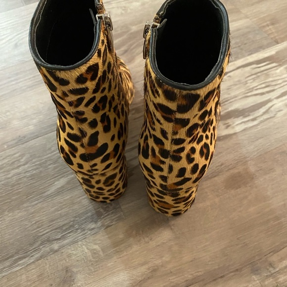 Marc fisher leopard booties size 5 - Picture 5 of 5